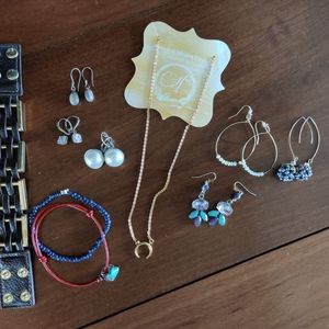 Assorted jewelry - earrings, bracelets & necklace
